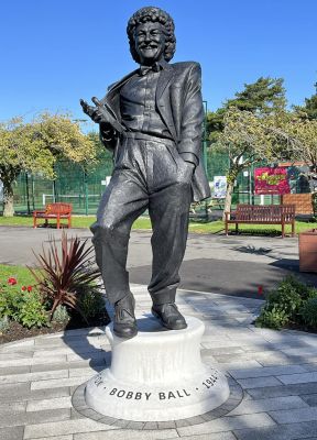 Bobby Ball Statue picture